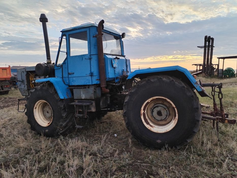 ХТЗ (Т-150)  на полном ходу