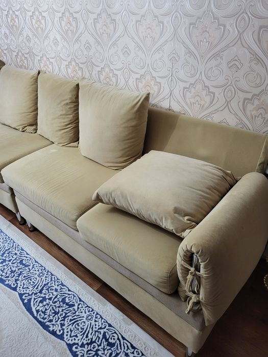 Продаю диван для гостиной