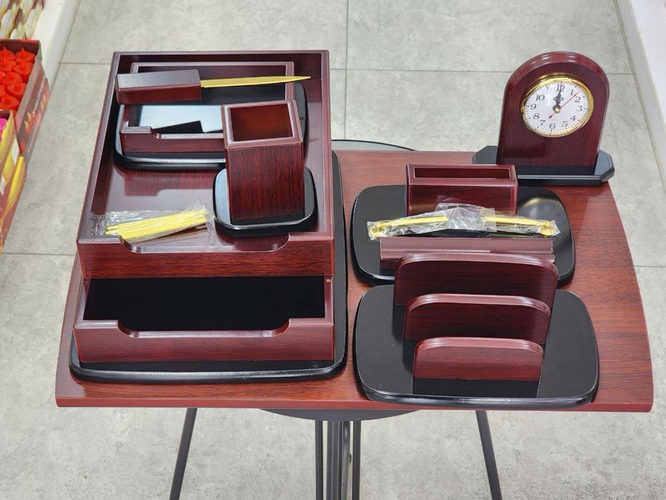 Набор офисных аксессуаров из дерева 8PCS (премиум-класс)