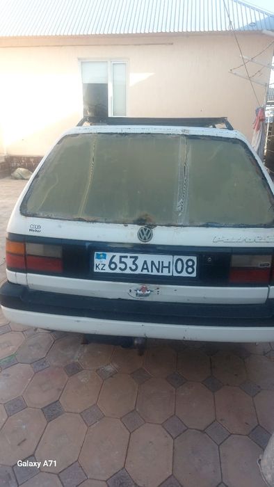 Машина пассат 1989г