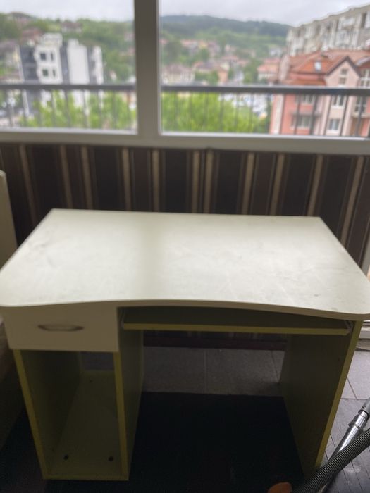 Мебели и матраци.