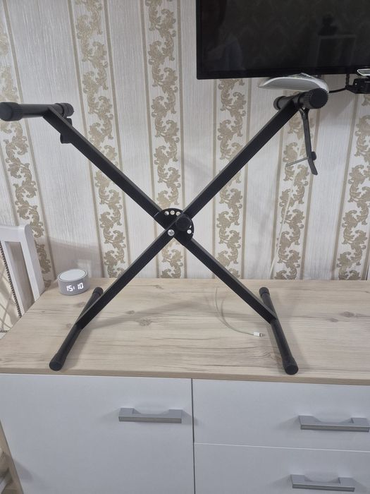 Продам Синтезатор