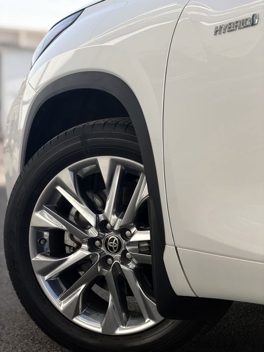 Toyota Highlander Hybrid Limited Full 2024 yil 16000 km