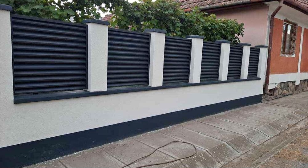 Construim Garduri si Porti din Panou stil Jaluzele, Sipca Metalica, Tabla Cutata, Plasa Bordurata, Fier Forjat, BCA si alte modele disponibile