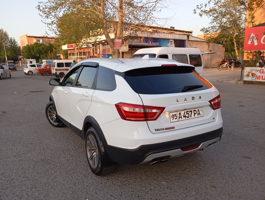 Lada Vesta kross 1.8 robot srochniy sotiladi