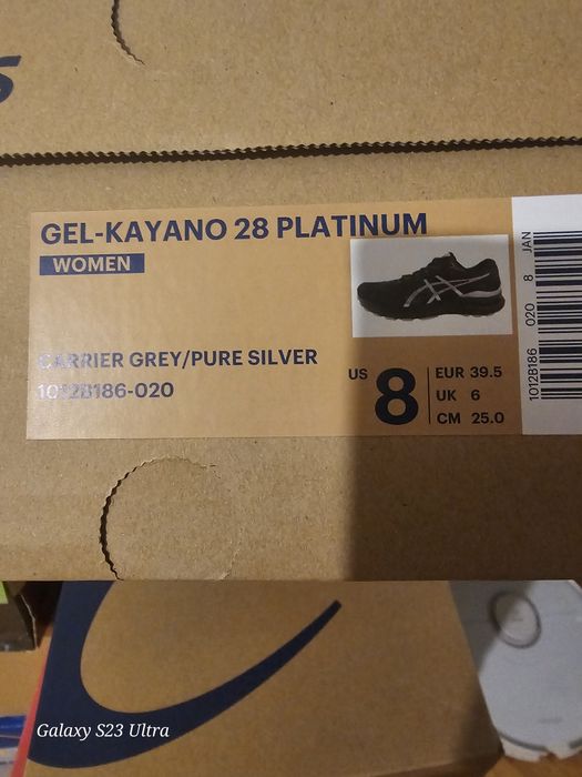 Продавам маратонки ASICS