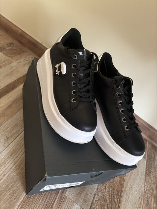 Обувки на Karl Lagerfeld