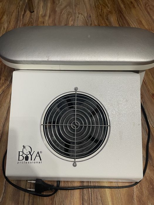 Пылесос для маникюра и подставка для рук