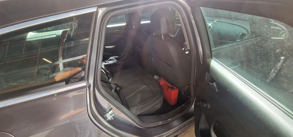 Vand opel astra j