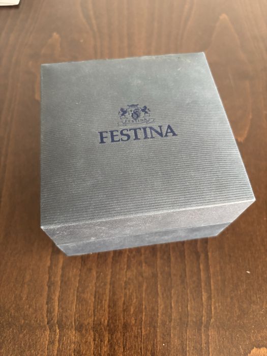 Часовник FESTINA