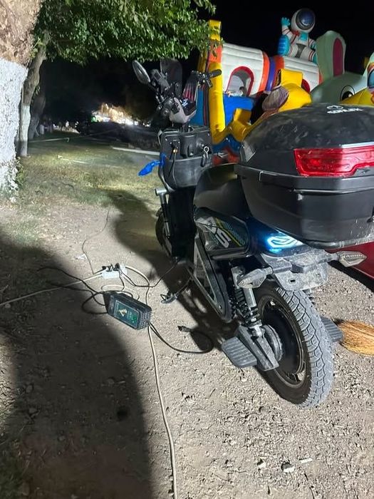 Skutr srochna sotiladi