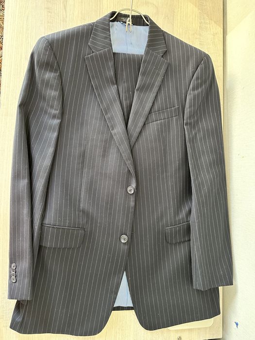 Мужские костюмы новые и без бирки