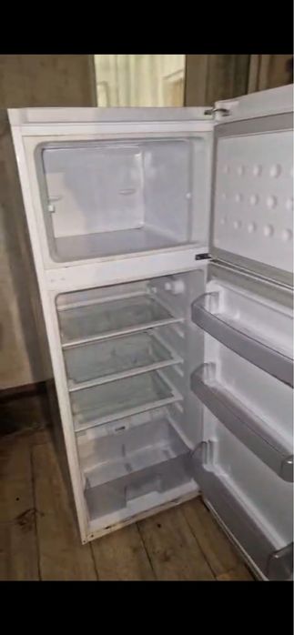 Холодильник в хорошем состояний
