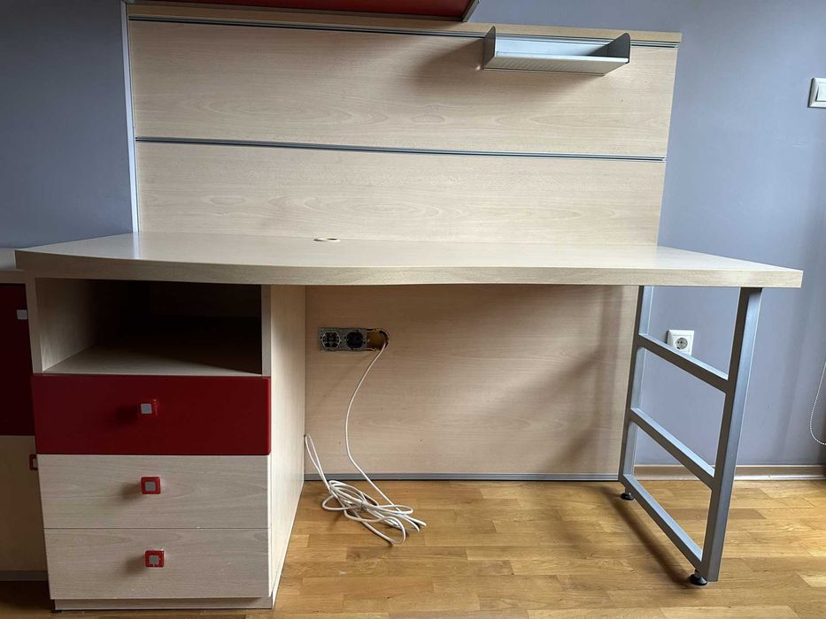 Италианско бюро с вграден шкаф