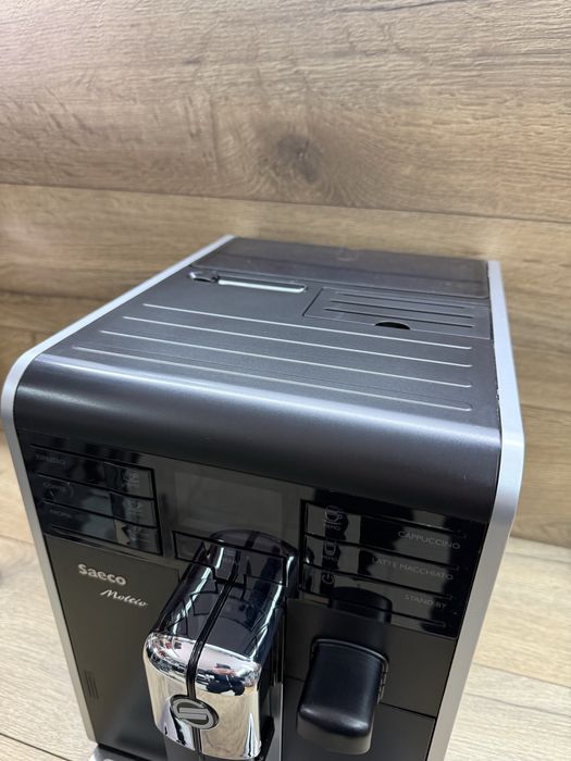 Продавам кафемашина Saeco Moltio Type:HD8769