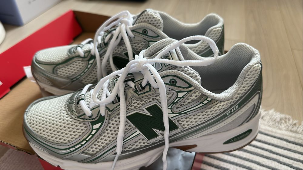 NB кроссовки 740
