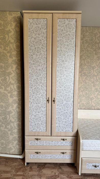 Продам спальный гарнитур новый