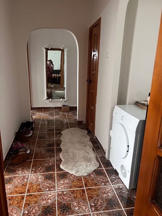 Vand apartament cu 2 camere zona deal