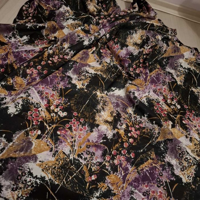 Различни качествени  Платове