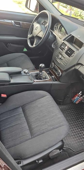 Mercedes C 220 w204 2007  foarte  intretinut,  PENTRU PRETENTIOSI