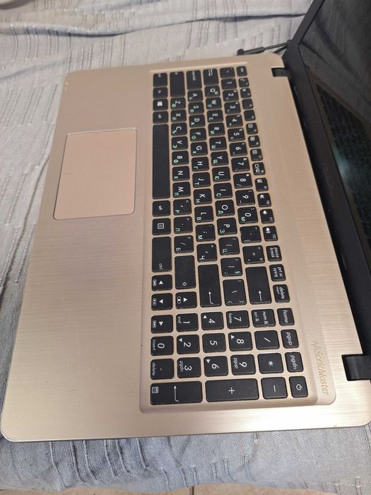 Лаптоп Asus X540S
