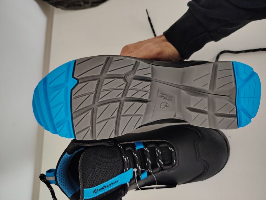 Работни или  планински обувки. Albatros.