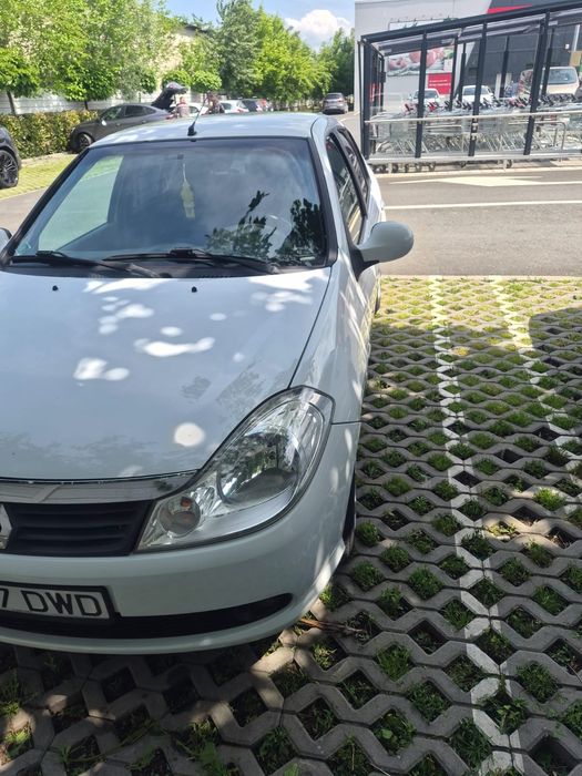 Vând Renault clio