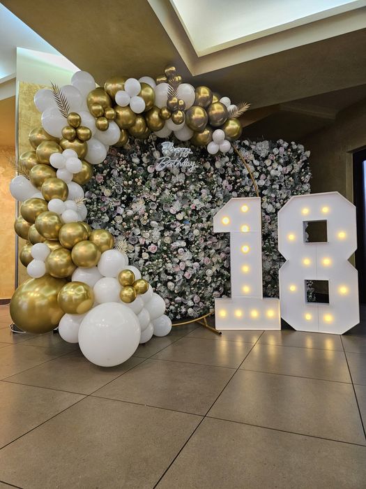 Arcadă baloane/aranjament cristelniță /cifre volumetrice/ paiete