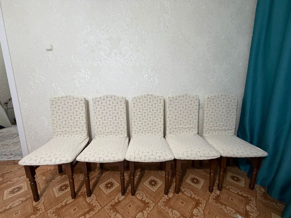 Продаю стол и стулья