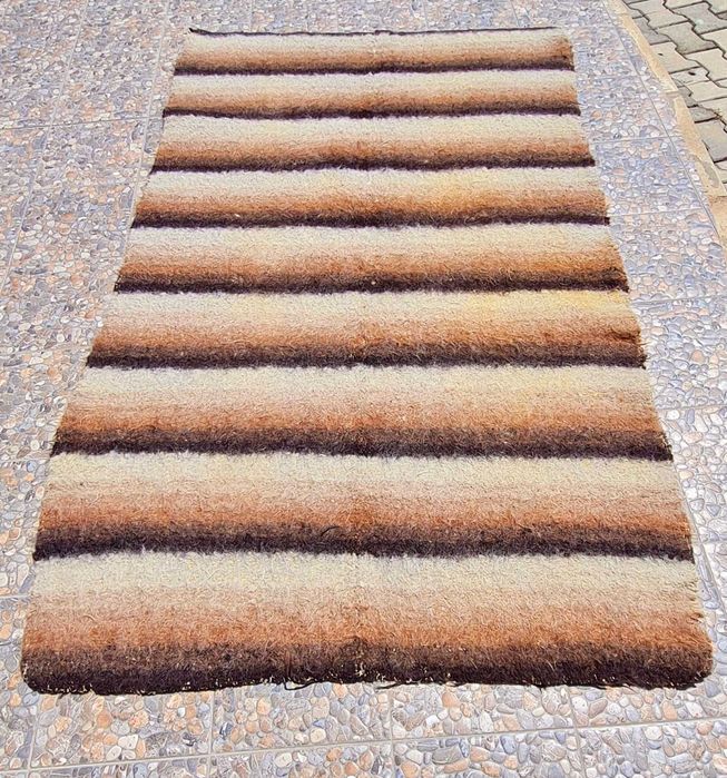 Килим от козя вълна