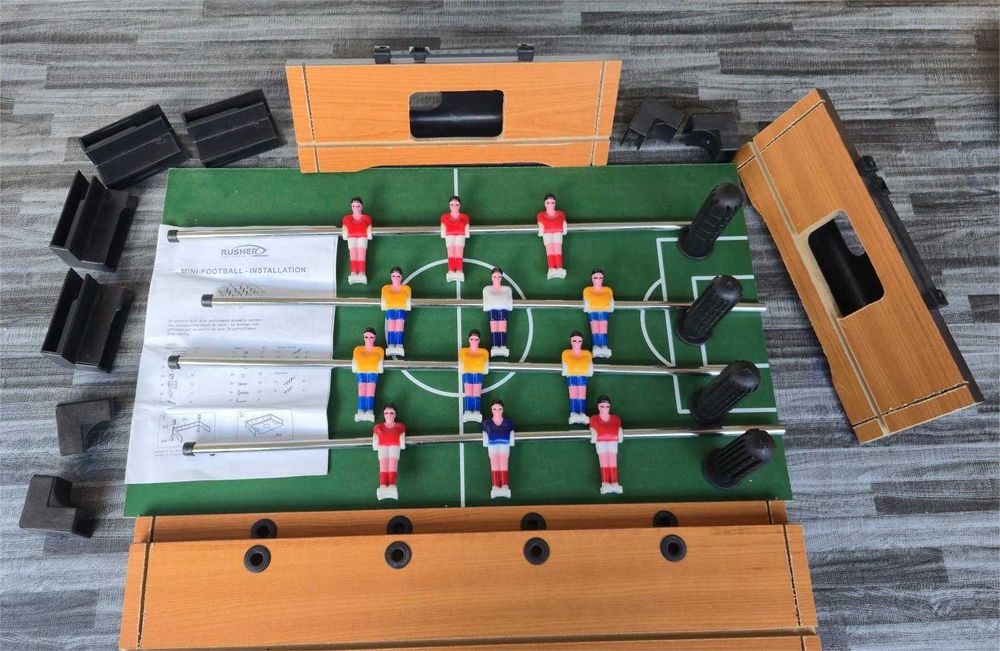 Mini masă fotbal Rusher – aproape nouă, cu cutie originală