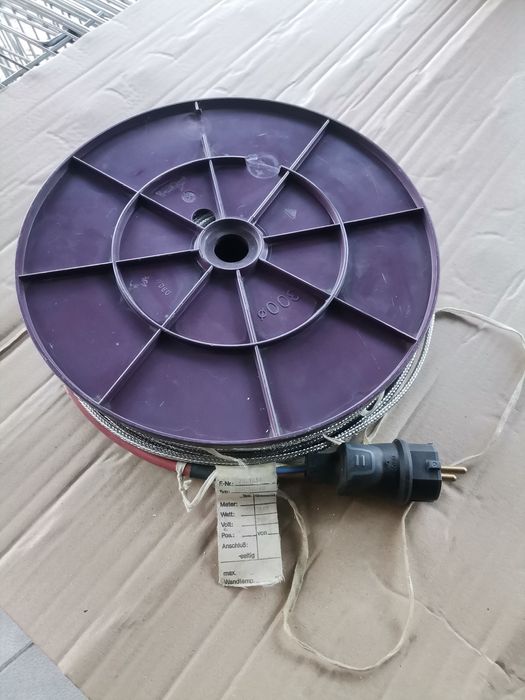 Кабел с метална обвивка