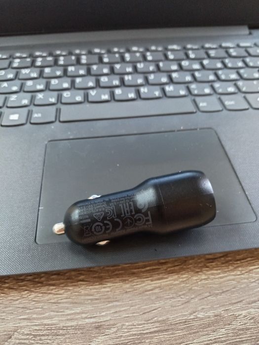 Автомобильнле зарядное устройство