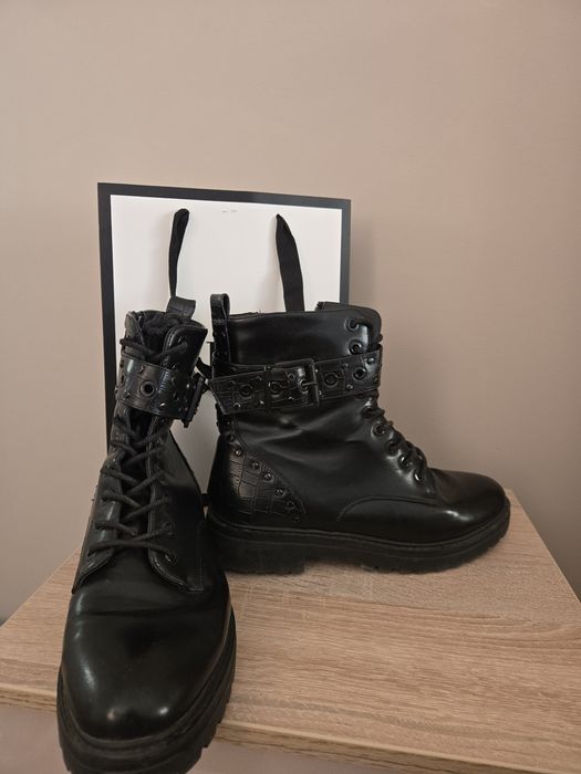 Черни зимни боти