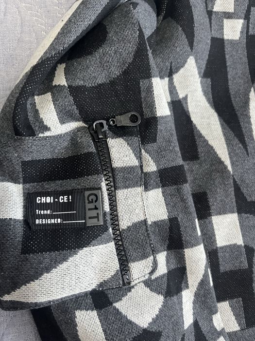 Әдемі кофта сатылады