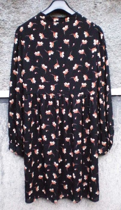 Bluzon NEGRU cu decor floral CREM+MARO_masura 46-48XXL