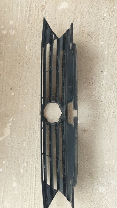 Vand bara grila b8 sau schimb