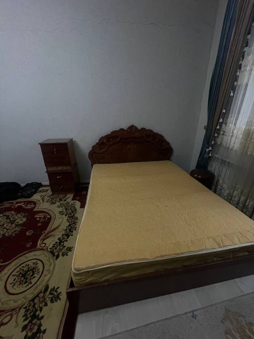 Spalni garnitur sotiladi