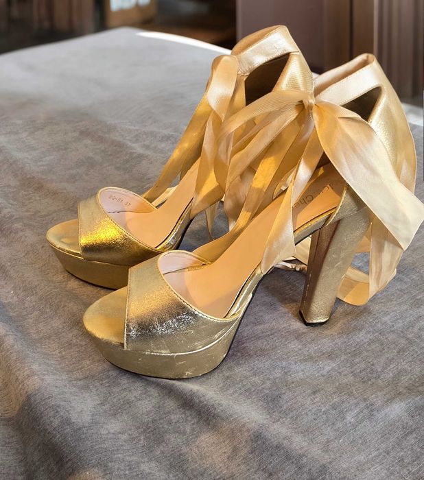 Официална /бална/шаферска сатенена рокля