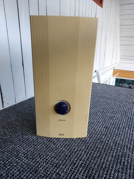 Incazitor de apa instantaneu AEG