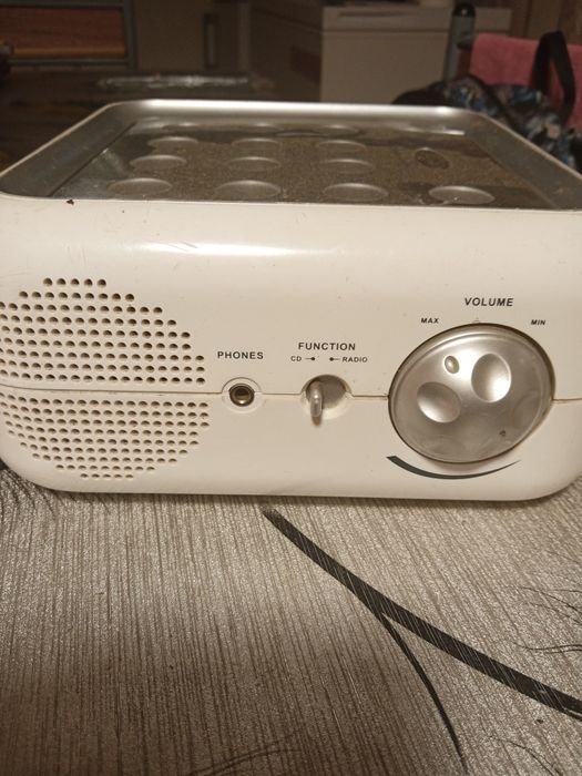 Radio cu SD și ceas cu alarma Germania