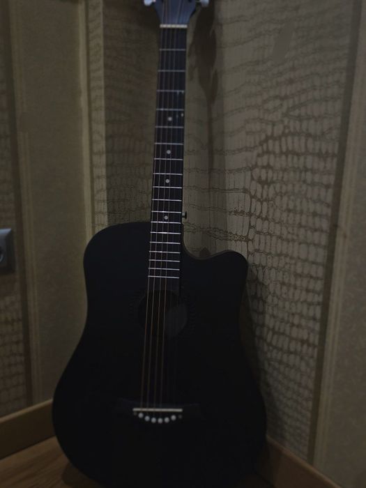 Акустическая гитара