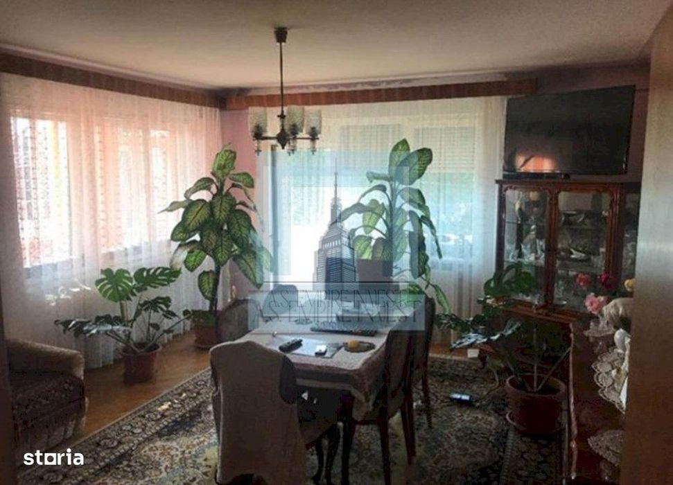 Ap 4 camere decomandat - zona Aurel Vlaicu