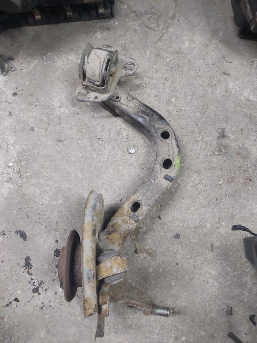 Bmw Е46 задний левый  рычаг