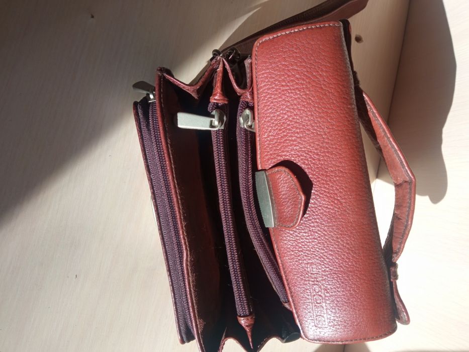 Кожаная барсетка в отличном состоянии