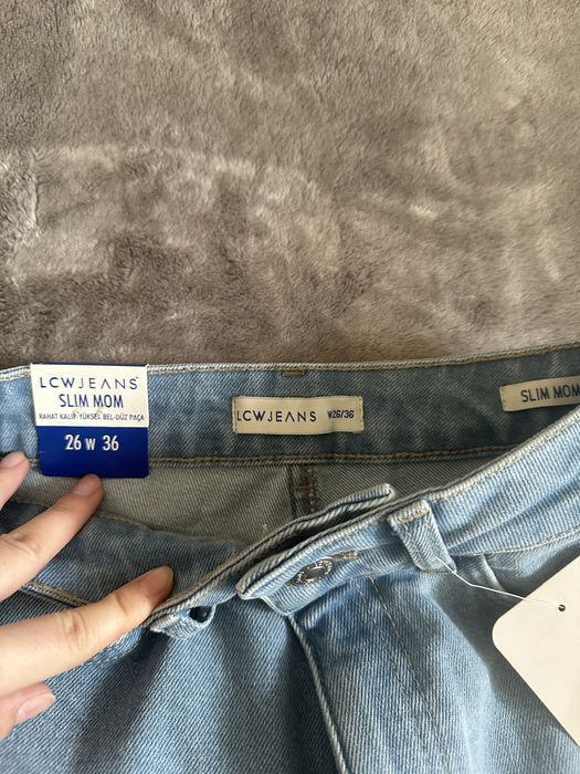 Женские джинсы Slim mom