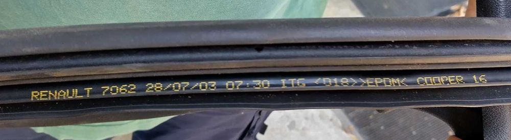 Продавам гумени уплътнения за вратите от RENAULT GRAND SCENIC II