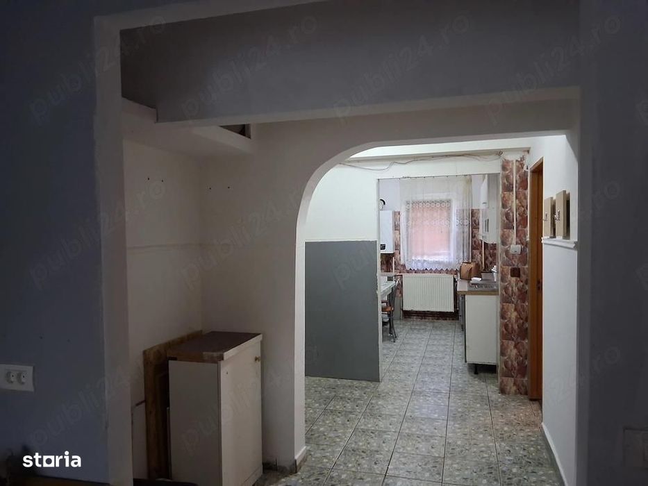 Apartament 3 camere-Decomandat -Zona Lipovei-Parter
