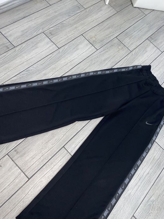 pantaloni nike XS