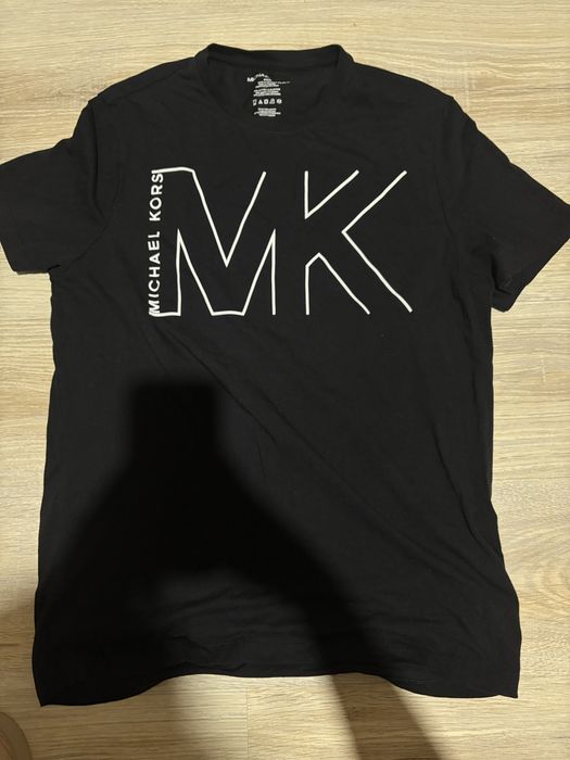 Мъжка черна тениска